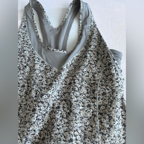 Lululemon Athletica Tone It Tank- Gray Floral - Picture 5 of 8
